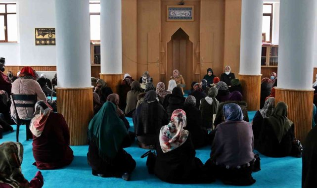 Van Büyükşehir Belediyesinden kadınlara yönelik berat kandil programı