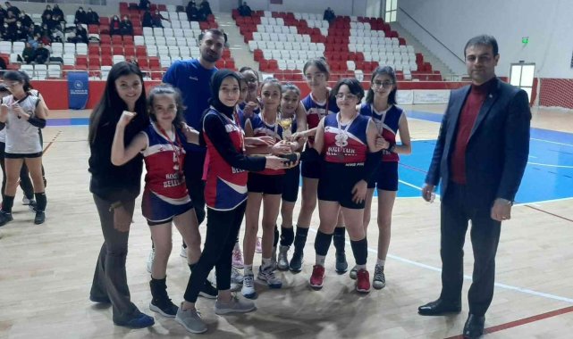 Voleybolda şampiyon değişmedi