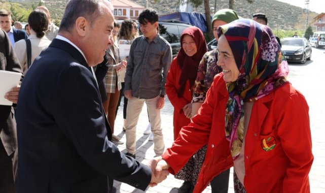 Başkan Böcek'ten Korkutelililere düğün salonu ve kreş sözü