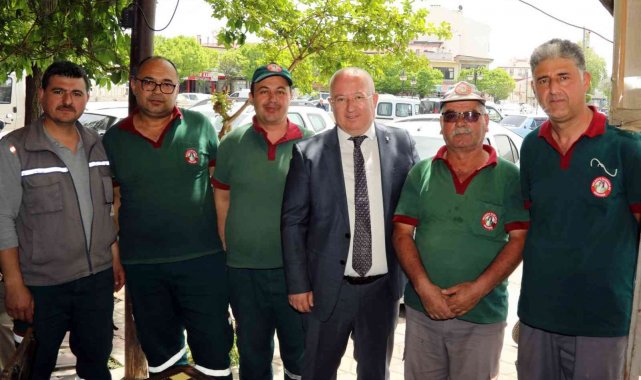 Başkan Gümüş, 1 Mayıs İşçi Bayramı Emek ve Dayanışma Günü'nü kutladı
