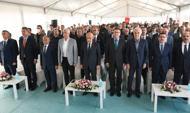 Büyükkılıç, Ankara'da sokak hayvanları için düzenlenen programa başkanlık etti