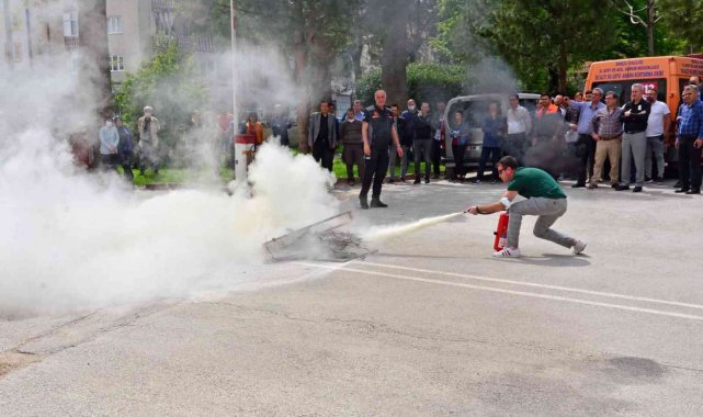 Denizli'de tarım teşkilatına yangın eğitimi verildi