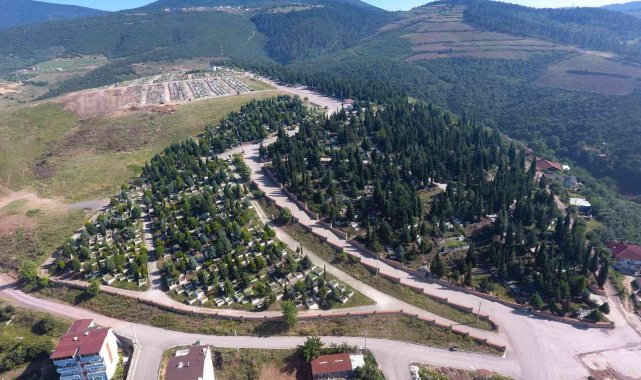Derince'de mezarlık ziyaretleri için ücretsiz servis kaldırılacak