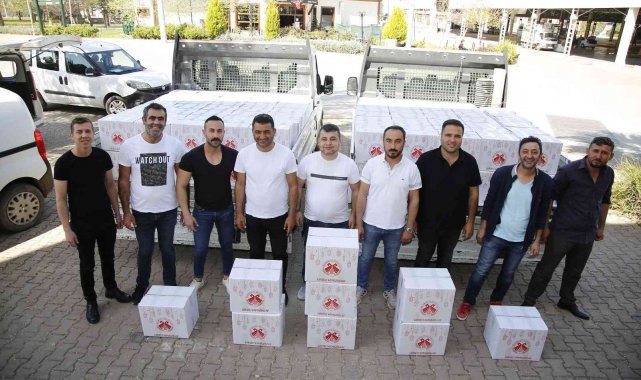 Döşemealtı'nda 1 haftada 2 bin 500 aileye gıda kolisi dağıtıldı