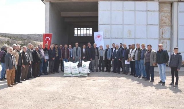 Emet'te arıcılara 6 bin 50 kilogram şeker dağıtıldı