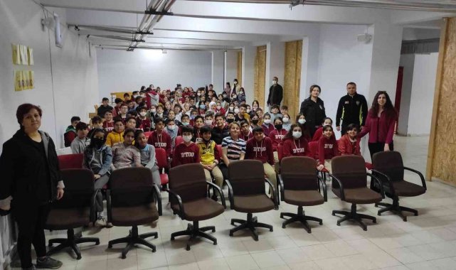 Erzincan'da öğrencilere suçtan korunma yöntemleri anlatıldı