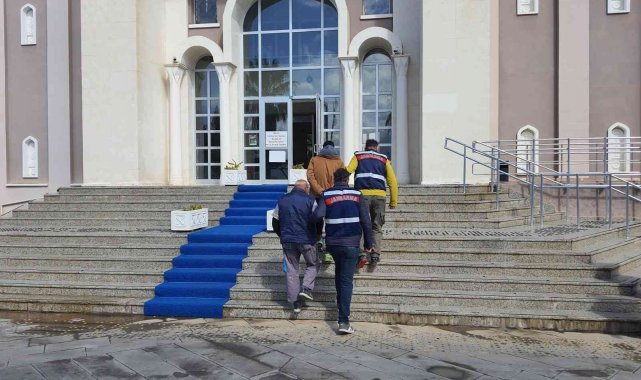 Fethiye'de iki hükümlü JASAT tarafından yakalandı