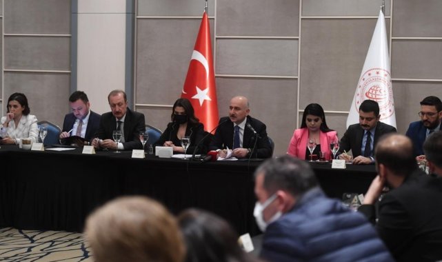 Karaismailoğlu, yapacakları 198 milyar dolarlık yatırımın 2053'te gelire 5 kat üretime ise 10 kat olarak dönüş yapacağını söyledi