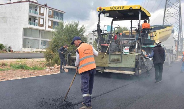 Kepez'in 2 mahallesine sıcak asfalt