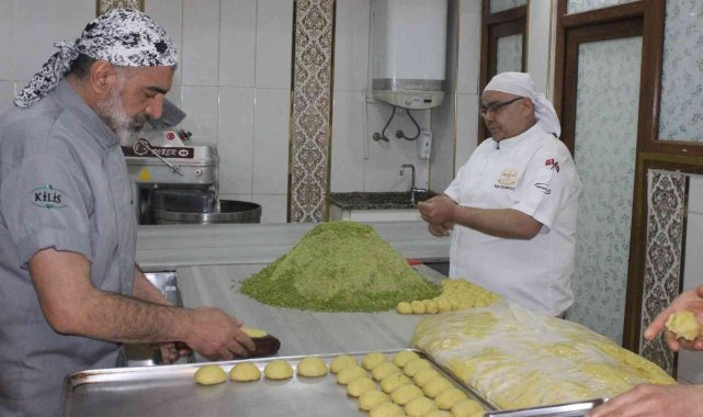 Kilis'te gerebiç tatlısı mesaisi