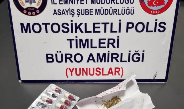 Kütahya'da bir araçta ve iki kişinin üzerinde uyuşturucu ele geçirildi