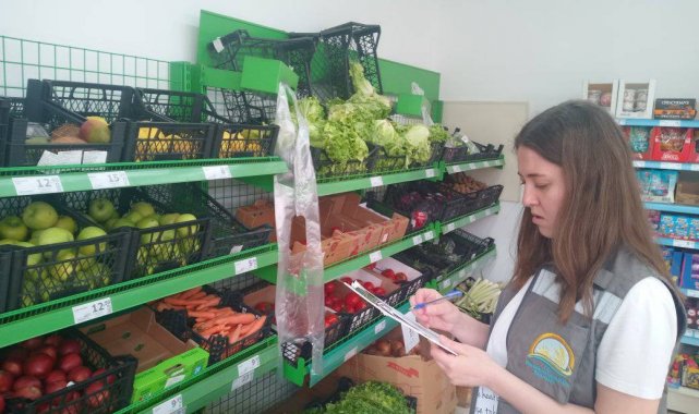 Kütahya'daki marketlerde ürünlerin fiyat ve marka bilgileri girişi