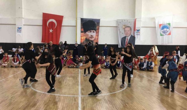Melikgazi'de halk oyunları kursu ile yöresel kültür yaşatılıyor