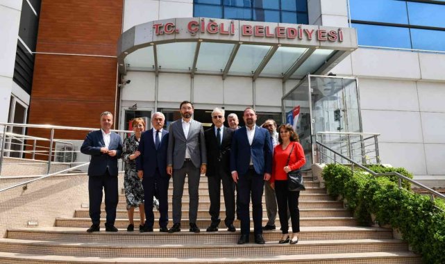 Murat Karayalçın'dan Çiğli Belediyesine bayram ziyareti