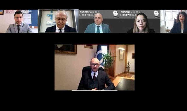 "Kariyer Günleri" sektörün başarılı isimlerini öğrencilerle buluşturdu