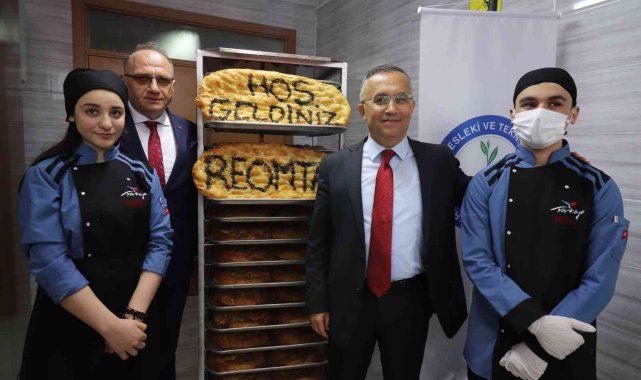 Rize'de lise öğrencileri okullarında kendi ekmeğini kendisi pişirecek