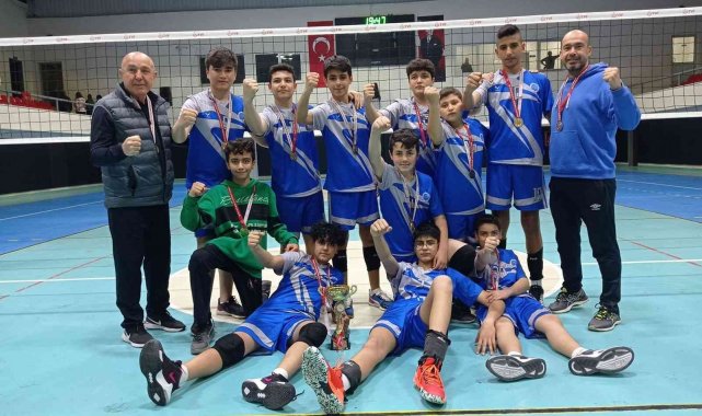 Seyhan'ın erkek voleybolcuları hedef büyüttü