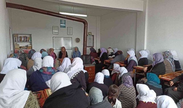 Simav'da bayanlara sohbet programı