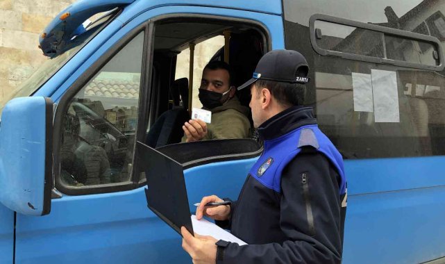 Sinop'ta zabıta ekiplerinden dolmuş denetimi
