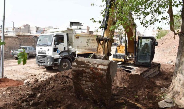 Siverek'te arkeologlar eşliğinde yıkım