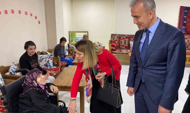 Vali eşi Çuhadar'dan gönüllere dokunan ziyaret