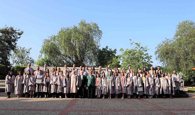 84 akademisyen için 'gurur' töreni