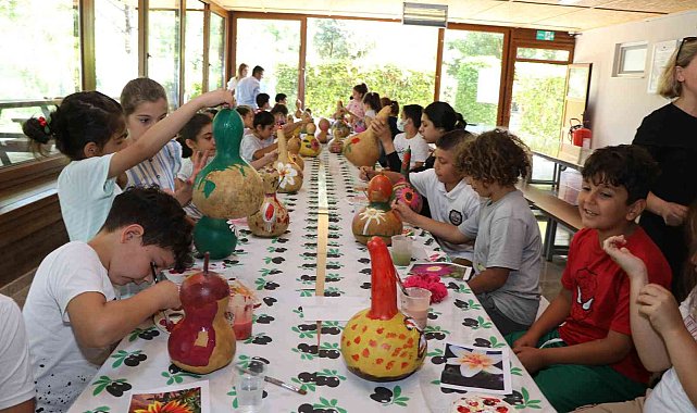 Alanya'da su kabakları miniklerin elinden renklendi