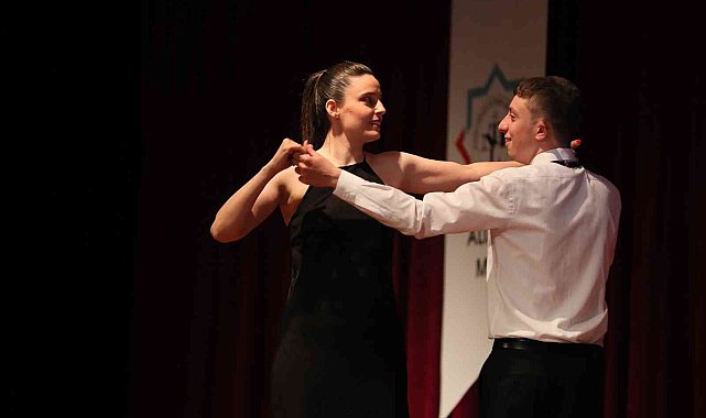 Aliağa'da özel öğrencilerin performansı alkış aldı