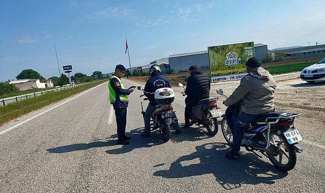 Balıkesir'de jandarmadan asayiş ve trafik uygulaması