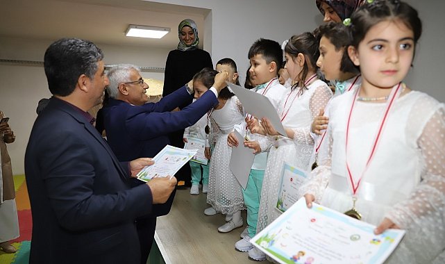 Başkan Güder, minik öğrencilerin Kur'an-ı Kerim'e geçiş törenine katıldı