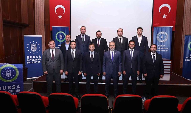 Bursa Büyükşehir Belediyespor Kulübü'nde Gökhan Dinçer güven tazeledi