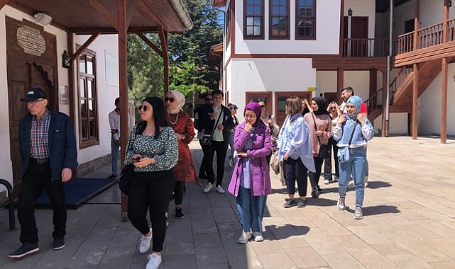 ÇAKÜ öğrencilerinden Çankırı'nın tarihi mekanlarına ziyaret