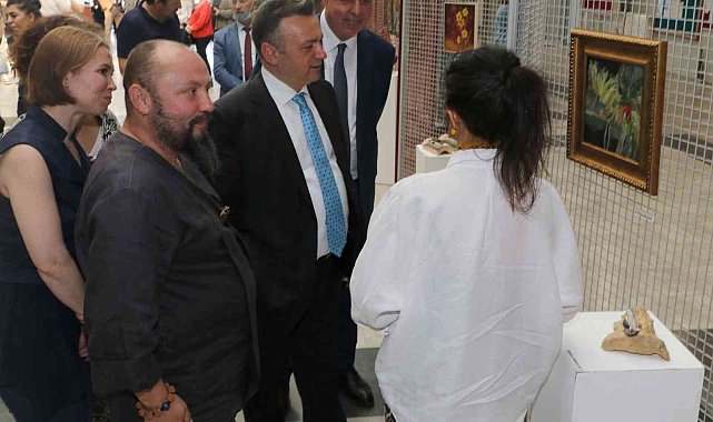 ESOGÜ'de 'Endemik Çağrışımlar' konulu karma seramik ve resim sergisi açıldı