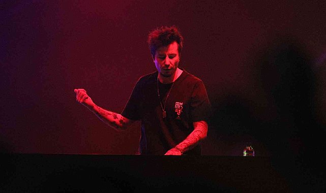 Gençlik ve Spor Festivali'nin son gününde gençler, konser ve yarışmalarla eğlenceye doydu