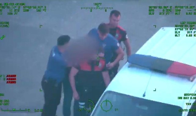 İzmir'de helikopter ve özel harekat destekli operasyonda 26 şüpheli yakalandı