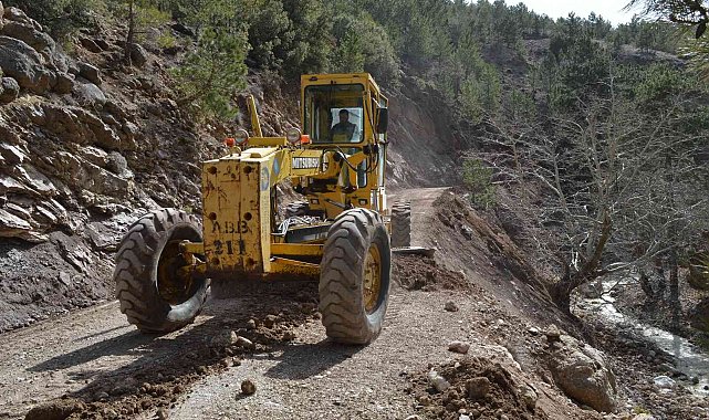 Korkuteli'de yayla yollarına bakım