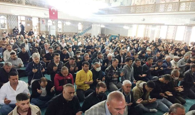 Kulu'da 2 yılın ardından bayram namazı kılındı