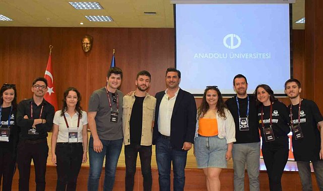 Öğrenciler "dijital dönüşüm" hakkında bilgilendirildi