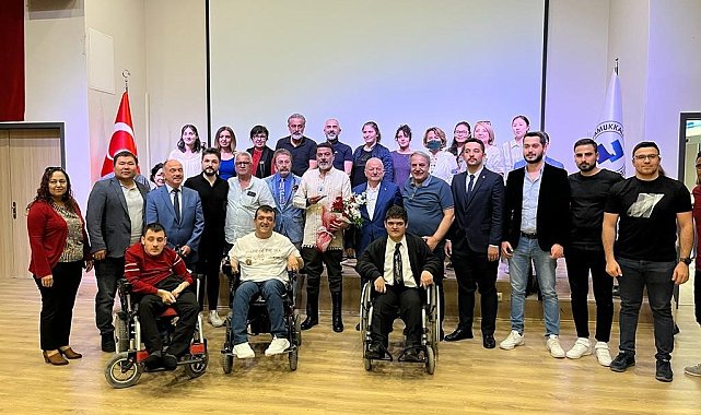 Özay Gönlüm bagi tınılarıyla PAÜ'de anıldı