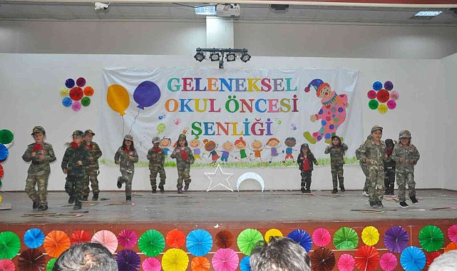 Pasinler'de 8. Geleneksel Okul Şenlikleri büyük ilgi gördü