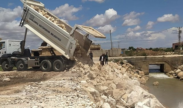 Şanlıurfa'da deforme olan yollarda bakım ve onarım çalışması