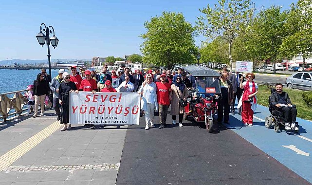 Tekirdağ'da engellilerden 'Sevgi Yürüyüşü'