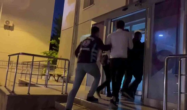 Tuzla'da sivil polislerden otopark parası isteyen değnekçilere suçüstü