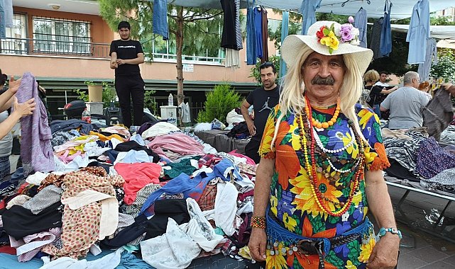 'Bıyıklı Dudu Abla'dan sıra dışı pazarlama yöntemi