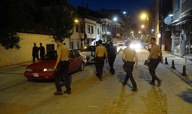 'Yan baktın' kavgası kanlı bitti: 3 yaralı