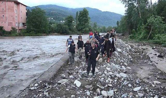 AFAD Başkanı Yunus Sezer, Kastamonu'da sel bölgesinde incelemelerde bulundu