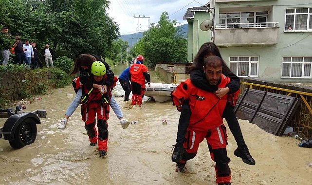 AFAD, Batı Karadeniz'de meydana gelen aşırı yağışlardaki son durumu açıkladı