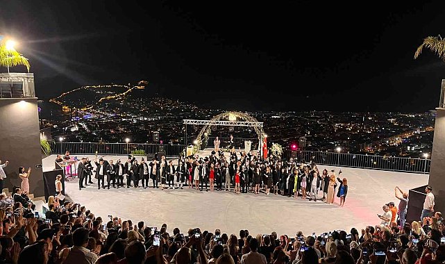 Alanya HEP'te mezuniyet coşkusu