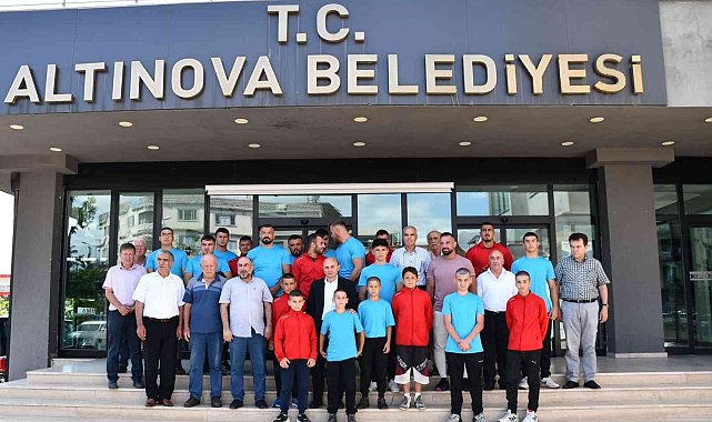Altınovalı pehlivanlar, Kırkpınar'a dualarla uğurlandı