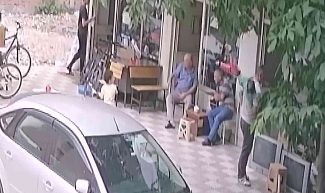 Amasya'da 1 yaşındaki çocuk balkondan apartman görevlisinin üstüne düştü: O anlar kamerada